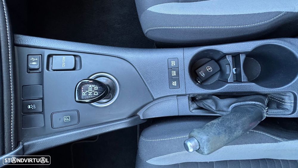 Toyota Auris 1.8 HSD Active - 19