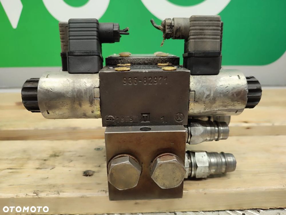 Blok zaworów kierunkowych 935 82971 PARKER DENISON - 7