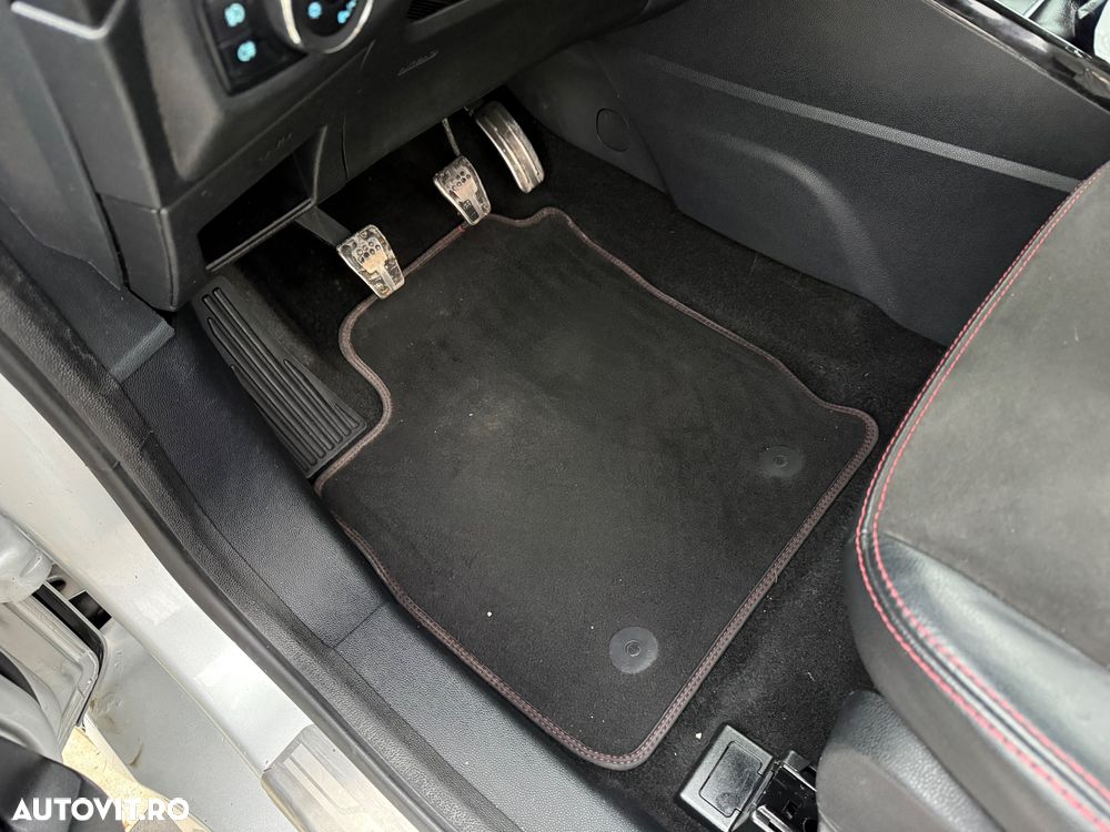 Ford EcoSport 1.0 EcoBoost ST-LINE - 17