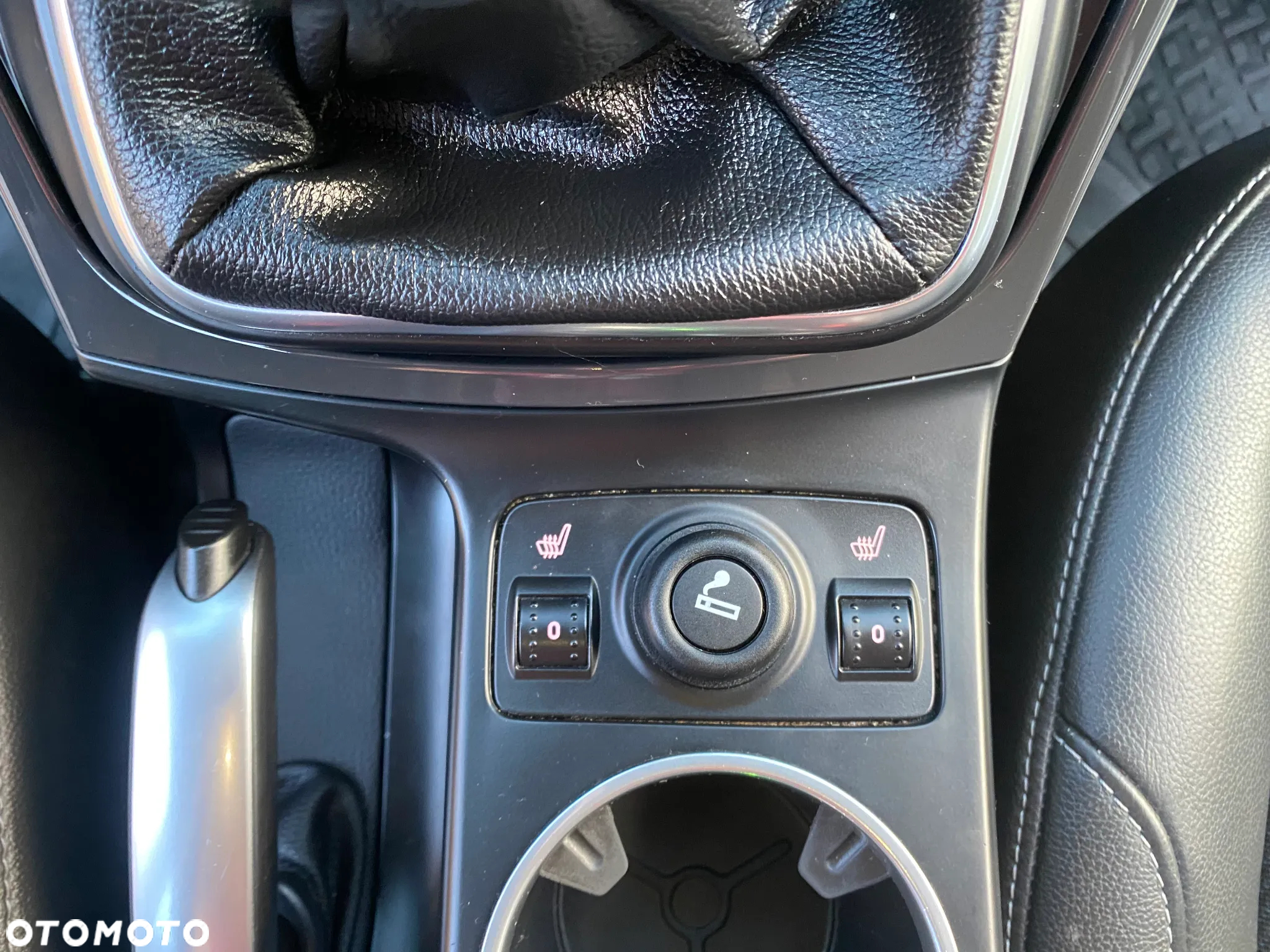 Ford Kuga 2.0 TDCi 2x4 Titanium - 27