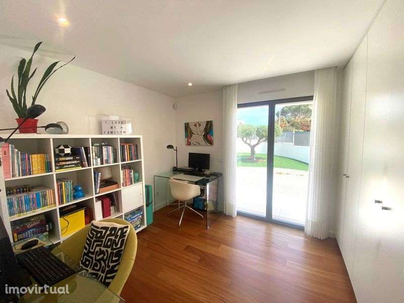 Queijas - Moradia T4 - Grande imagem: 3/12