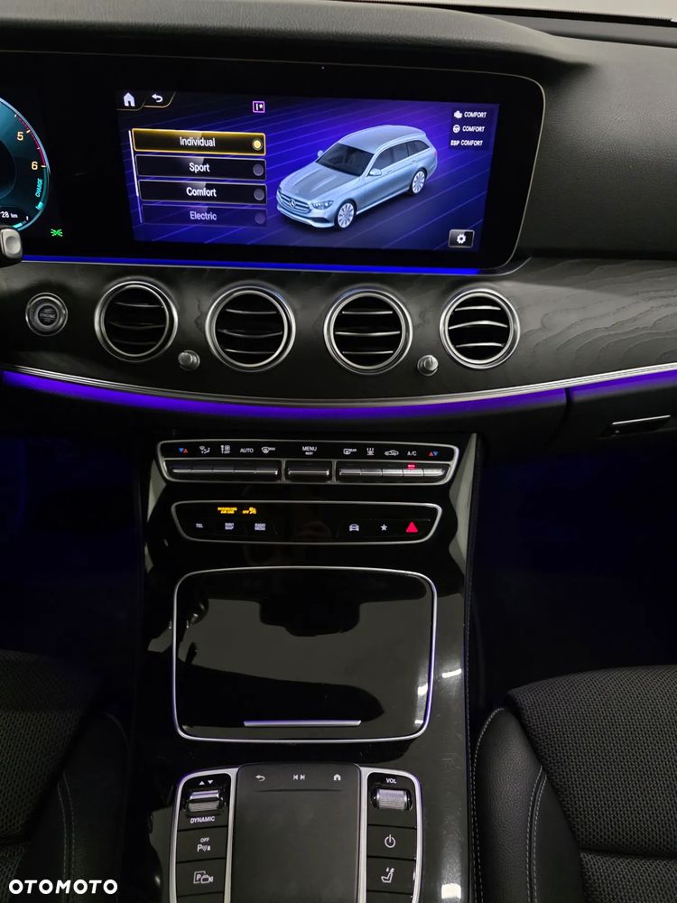 Mercedes-Benz Klasa E 300 de 4-Matic Exclusive - 12