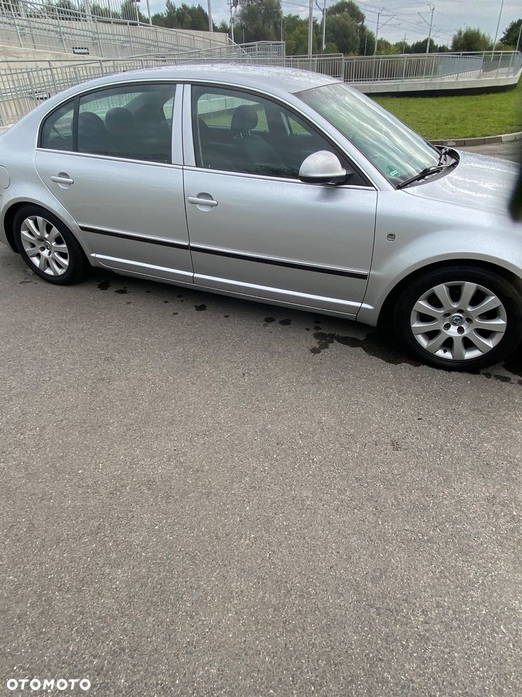 Skoda Superb 1.8 Turbo Comfort - 9