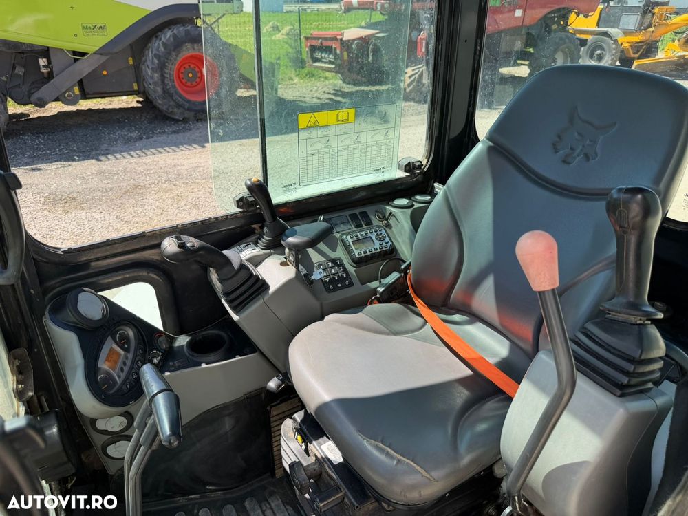 Bobcat E45 Miniexcavator - 7