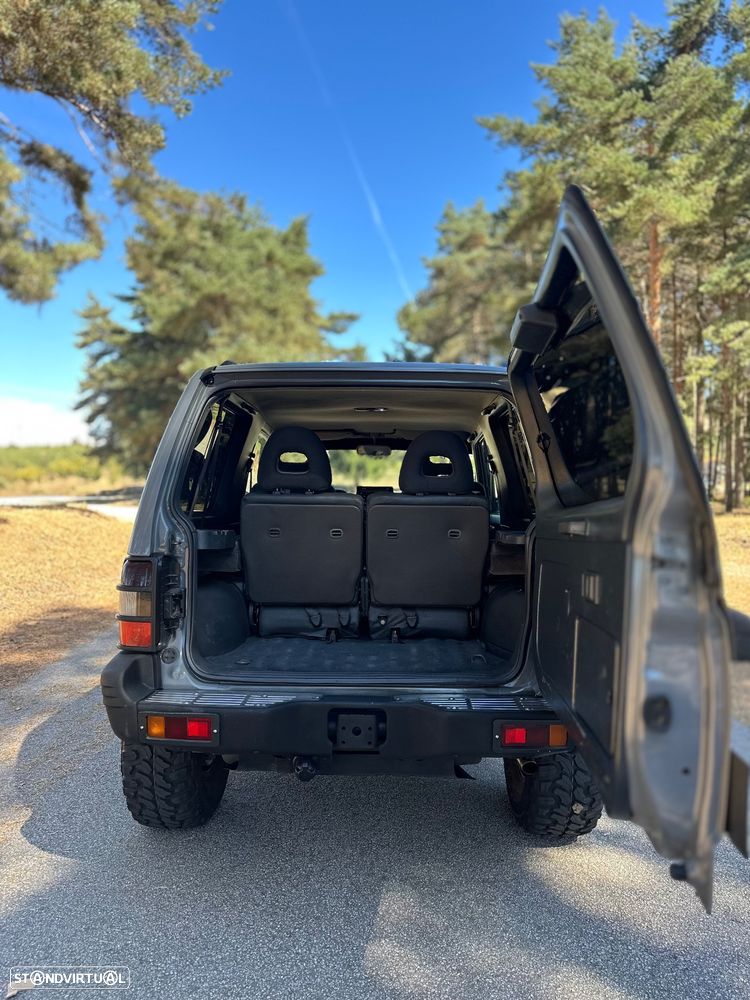 Mitsubishi Pajero 2.5 TDi GLX - 25