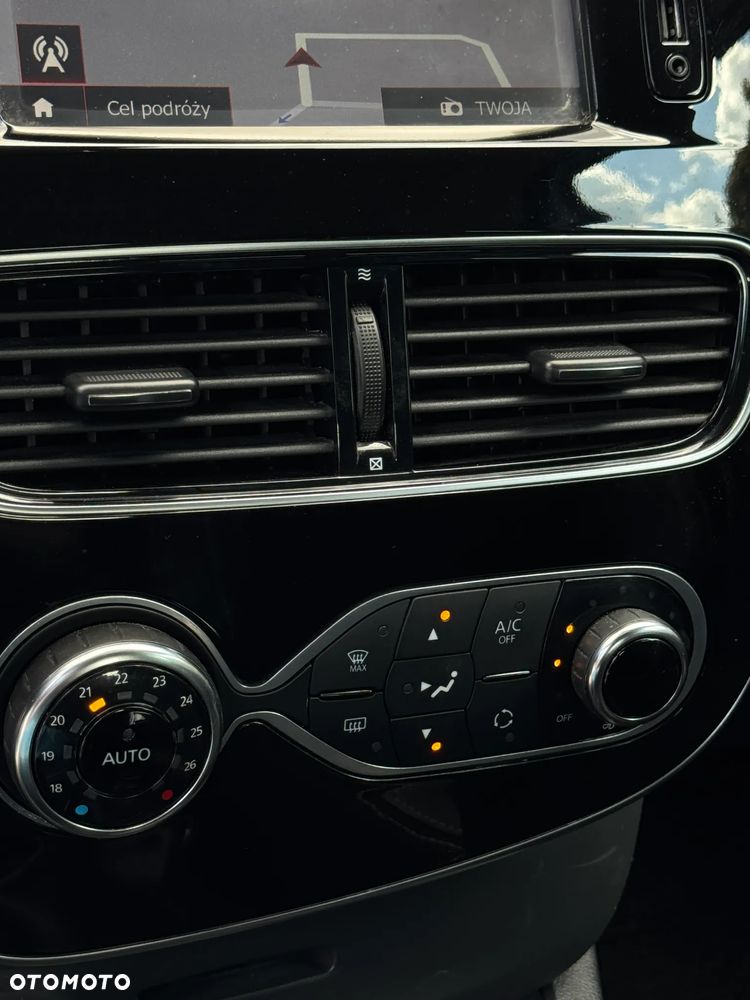 Renault Clio - 32