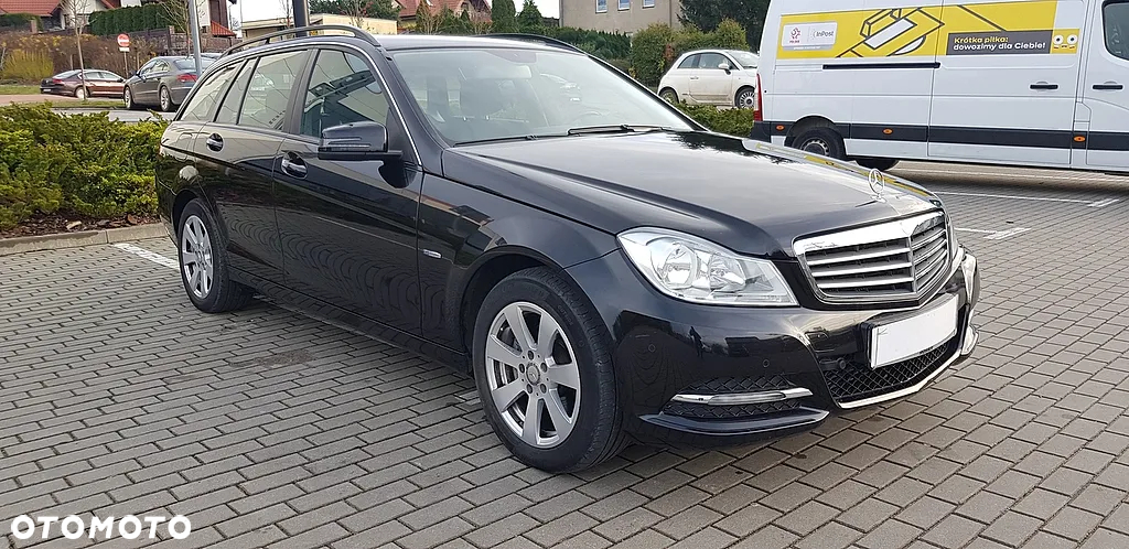 Mercedes-Benz Klasa C 180 T CGI BlueEFFICIENCY - 3