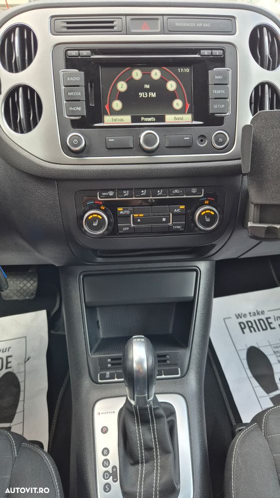 Volkswagen Tiguan 2.0 TDI 4Motion DSG Sport & Style - 10