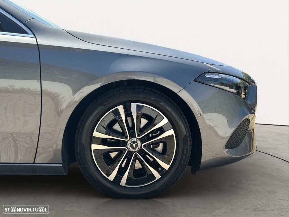 Mercedes-Benz A 180 d — fotografia 5