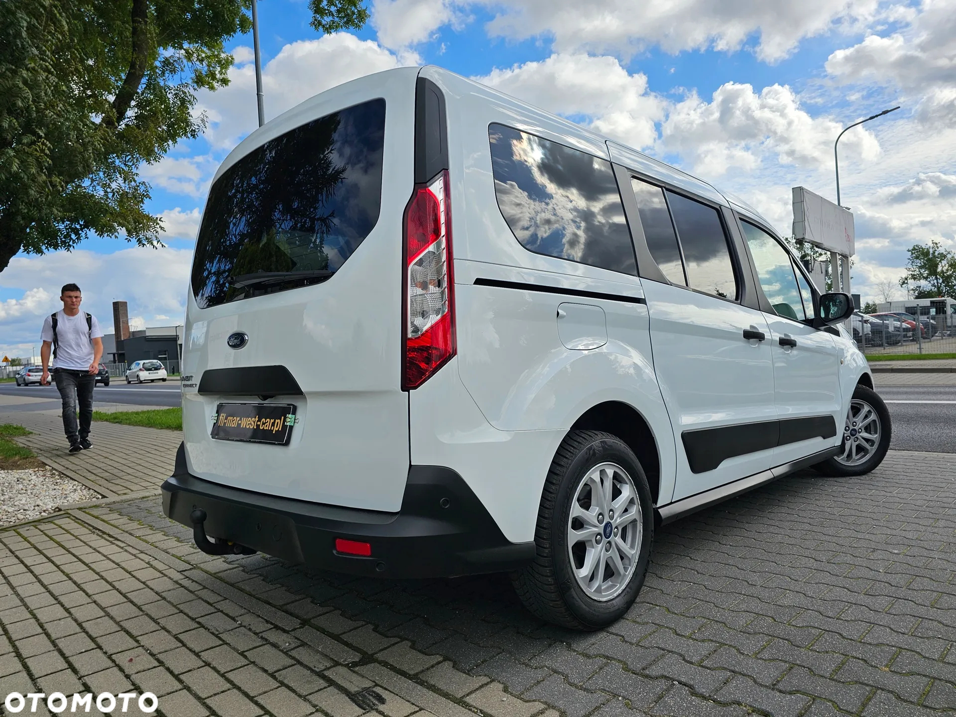 Ford Tourneo Connect Grand - 9