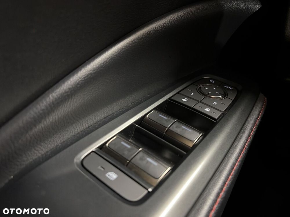 Lexus LBX 1.5 Hybrid Emotion - 21