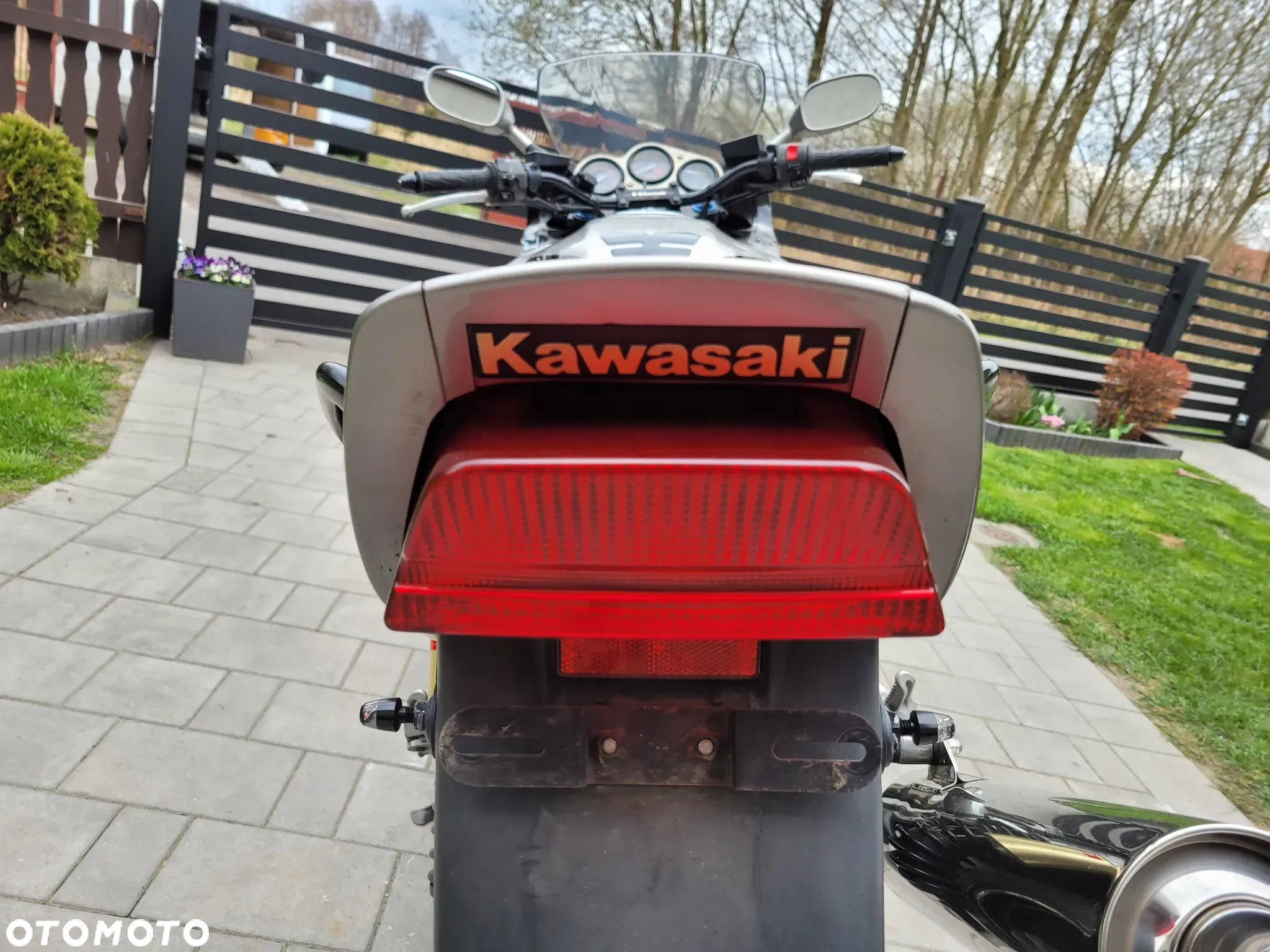 Kawasaki ZRX - 18