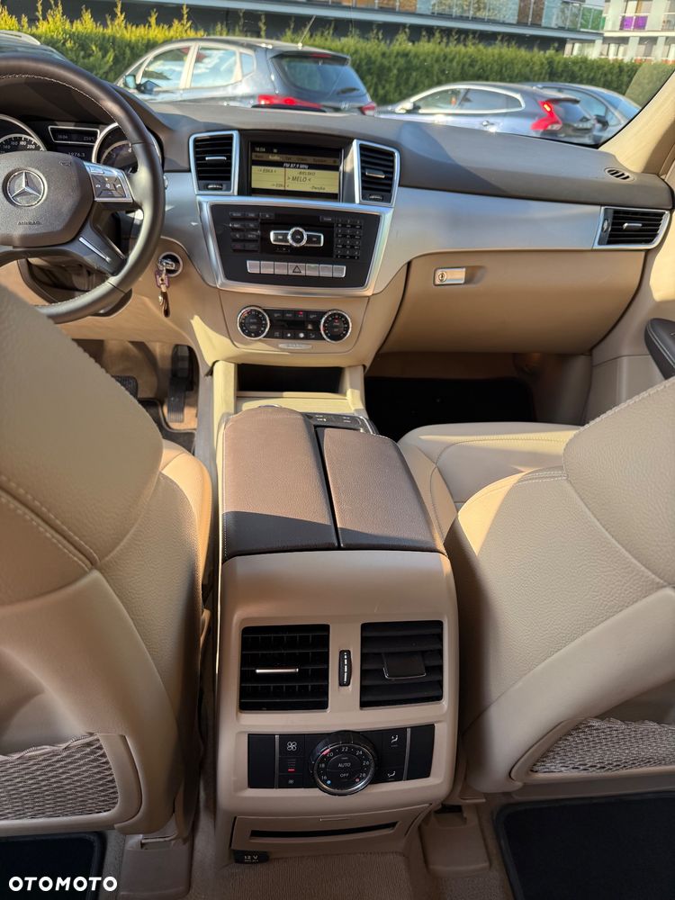 Mercedes-Benz ML 350 BlueTEC 4-Matic - 16