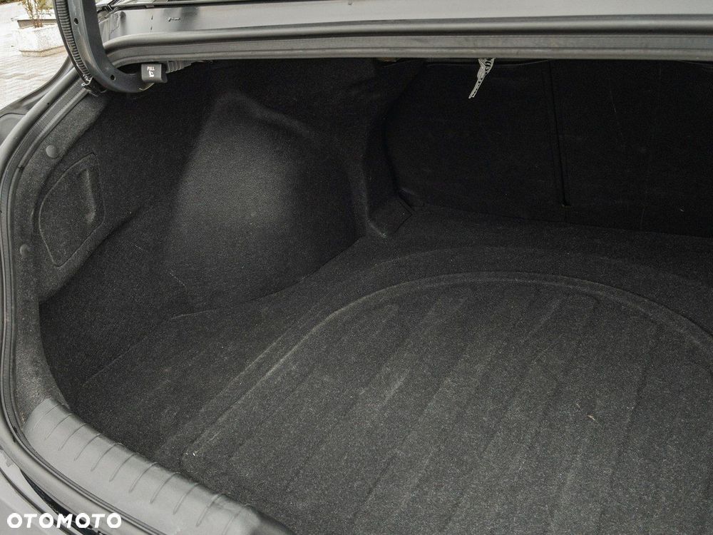 Hyundai Elantra - 26