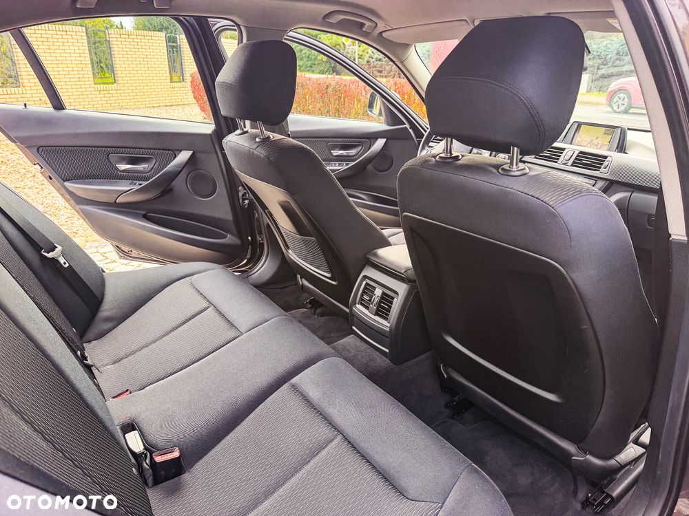 BMW Seria 3 - 25