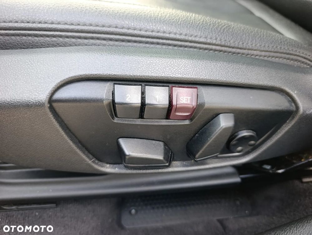 BMW X1 xDrive25i xLine - 13