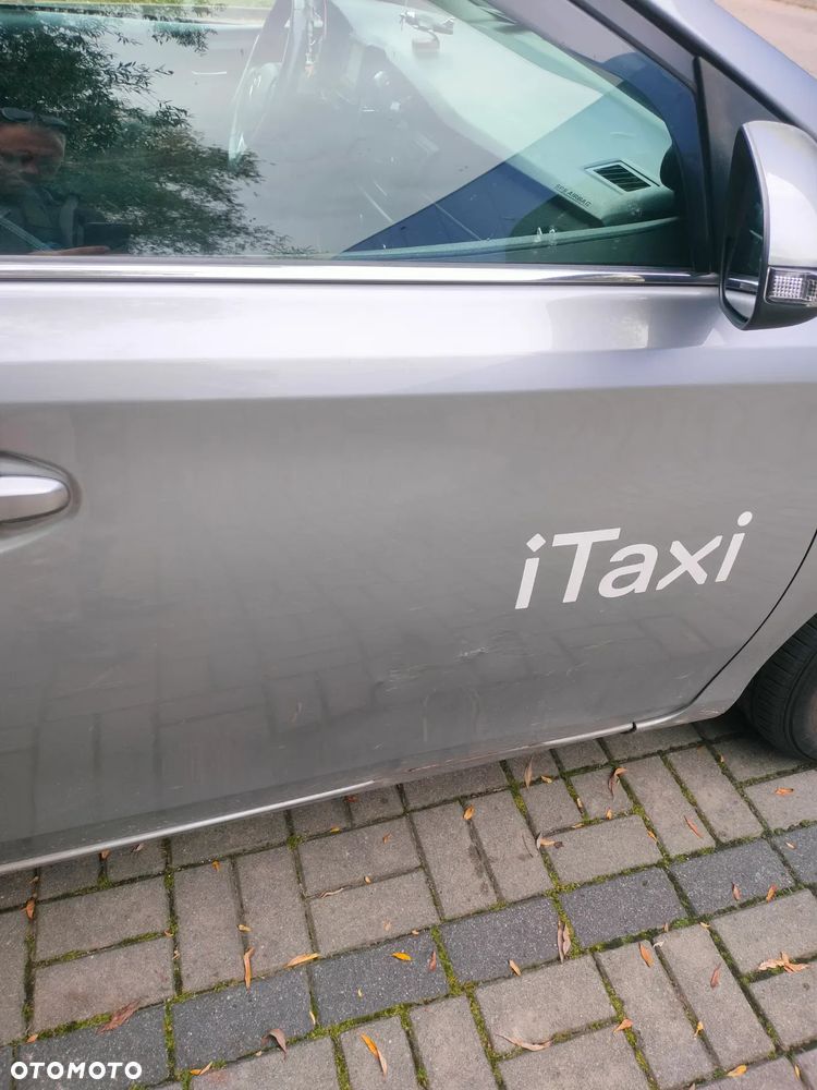 Toyota Auris 1.8 HSD Luna - 13