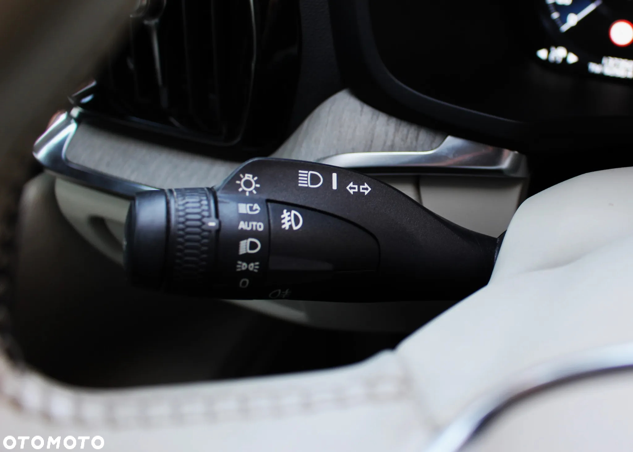 Volvo V60 T8 AWD Twin Engine Geartronic Inscription - 39
