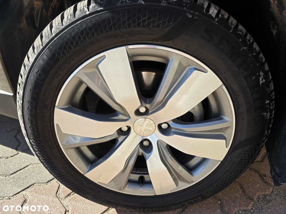 Peugeot 2008 PureTech 110 Stop&Start EAT6 Allure - 11