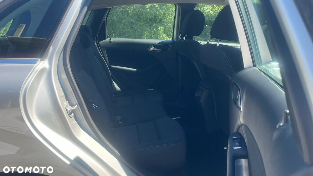 Mercedes-Benz Klasa B 180 BlueEFFICIENCY Edition - 18