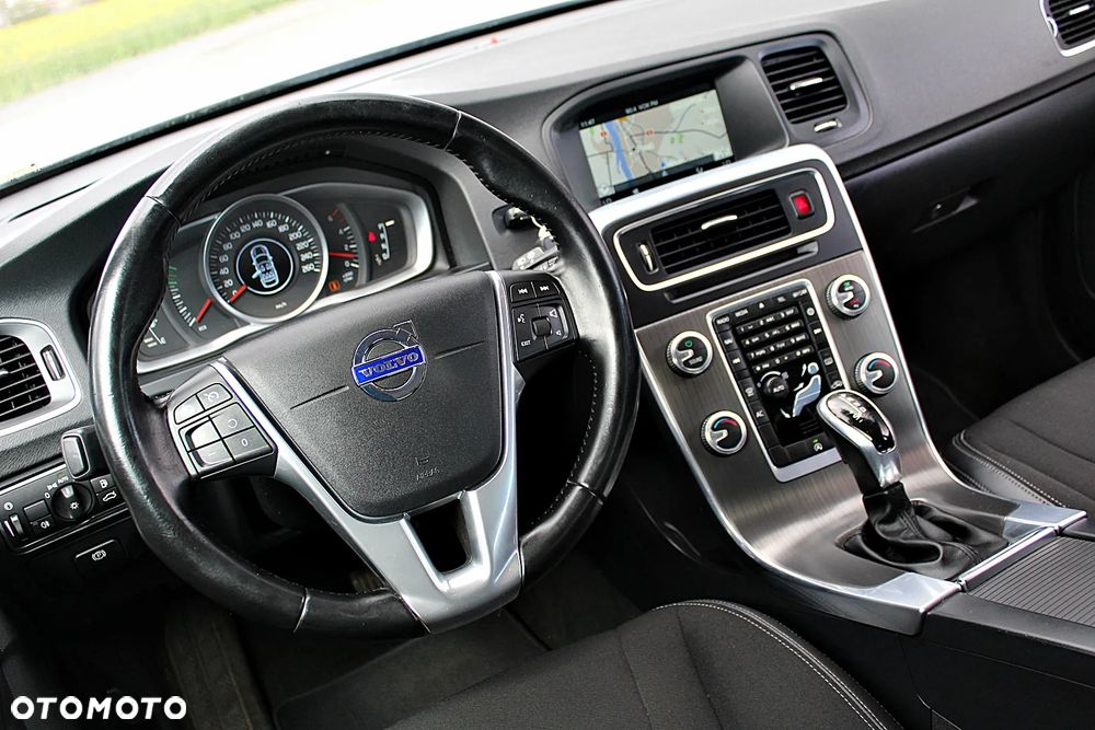 Volvo V60 D2 Geartronic Momentum - 28