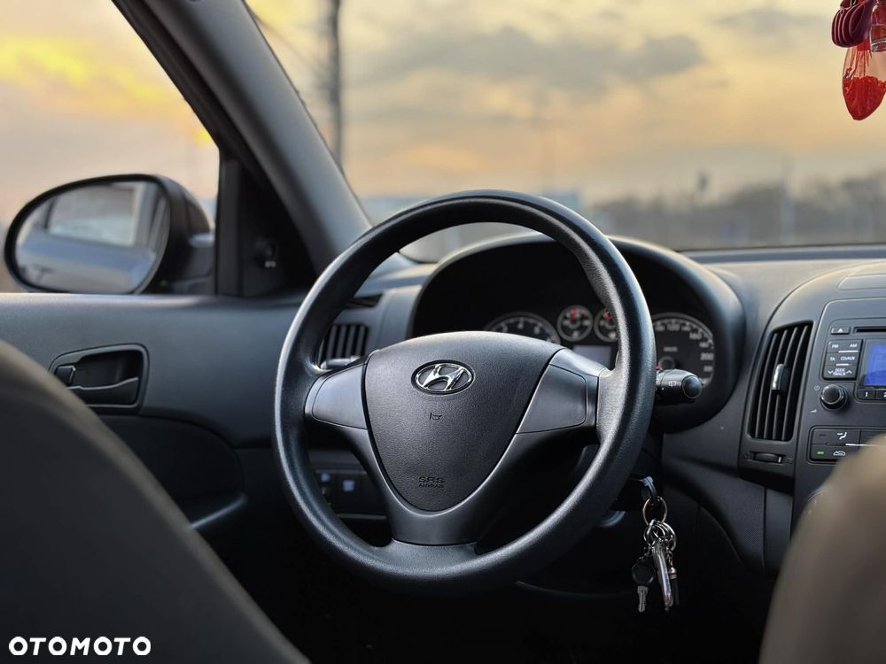 Hyundai i30 1.4 Base + - 29