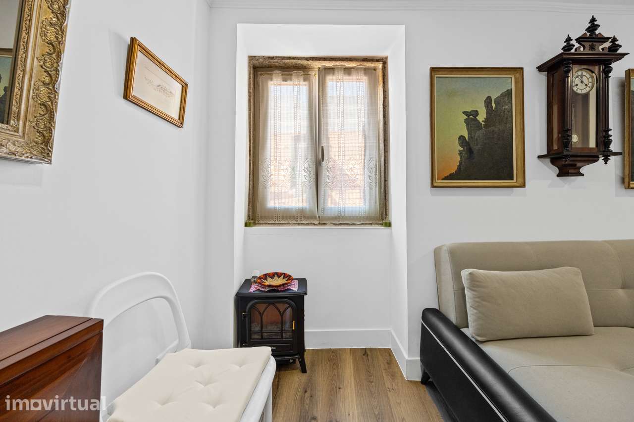 Charmoso T1 Renovado por Arquitetos no Coração do Bairro Alto! - Grande imagem: 2/25