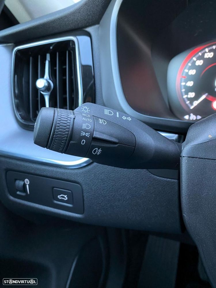 Volvo XC 60 2.0 D4 Momentum Plus - 14