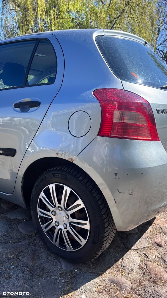 Toyota Yaris 1.0 Luna - 5