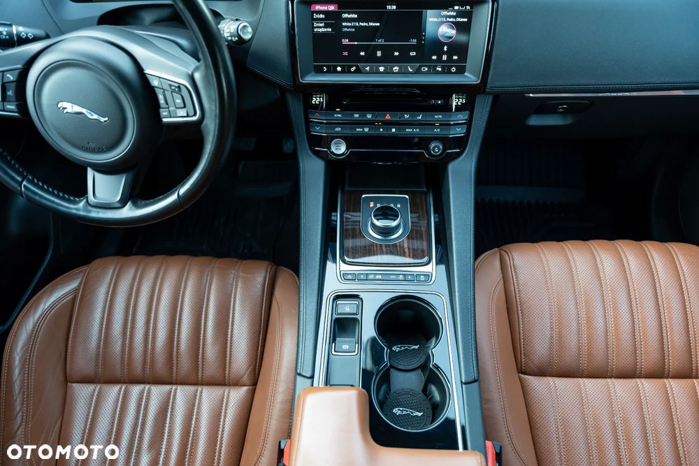 Jaguar F-Pace 3.0 V6 AWD Prestige - 26