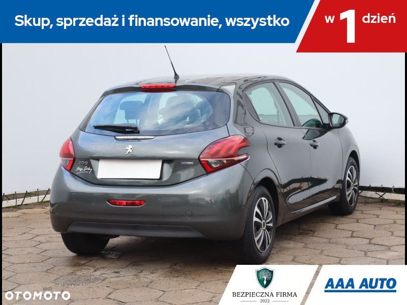 Peugeot 208 - 6