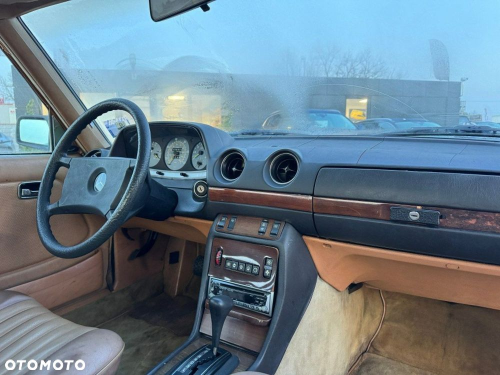 Mercedes-Benz W123 - 14