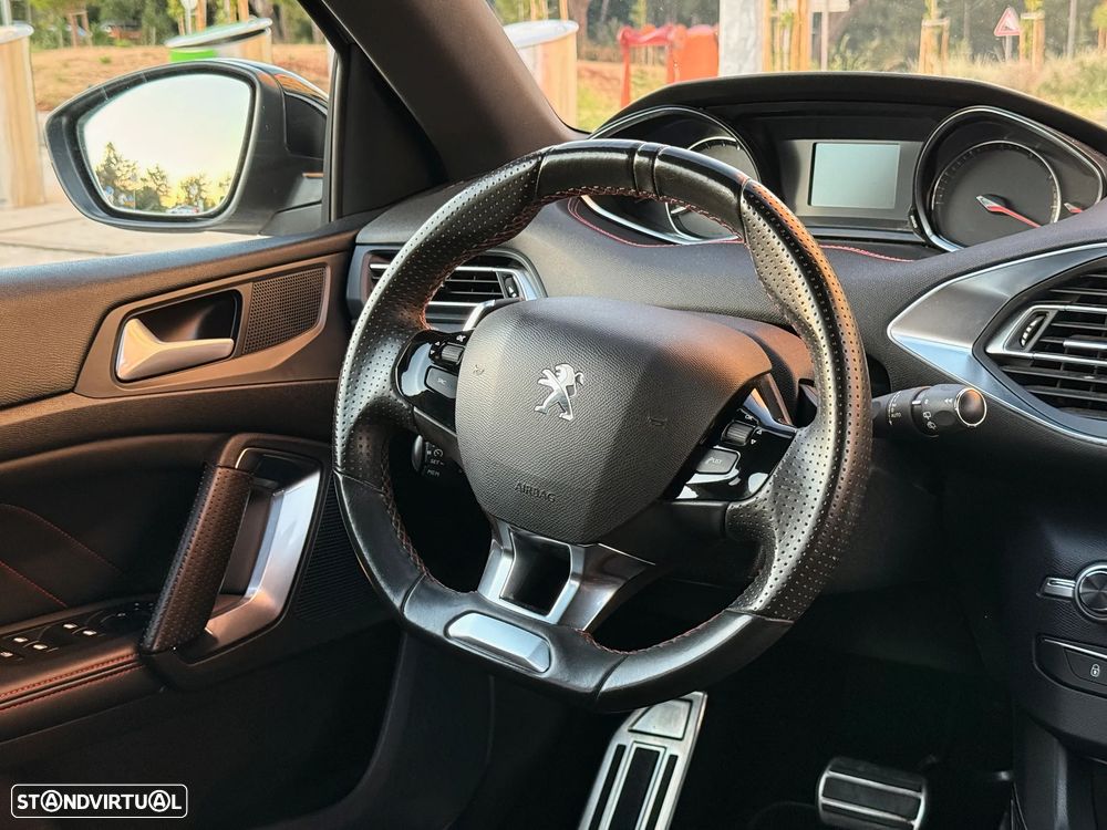 Peugeot 308 1.2 PureTech GT Line EAT8 - 33