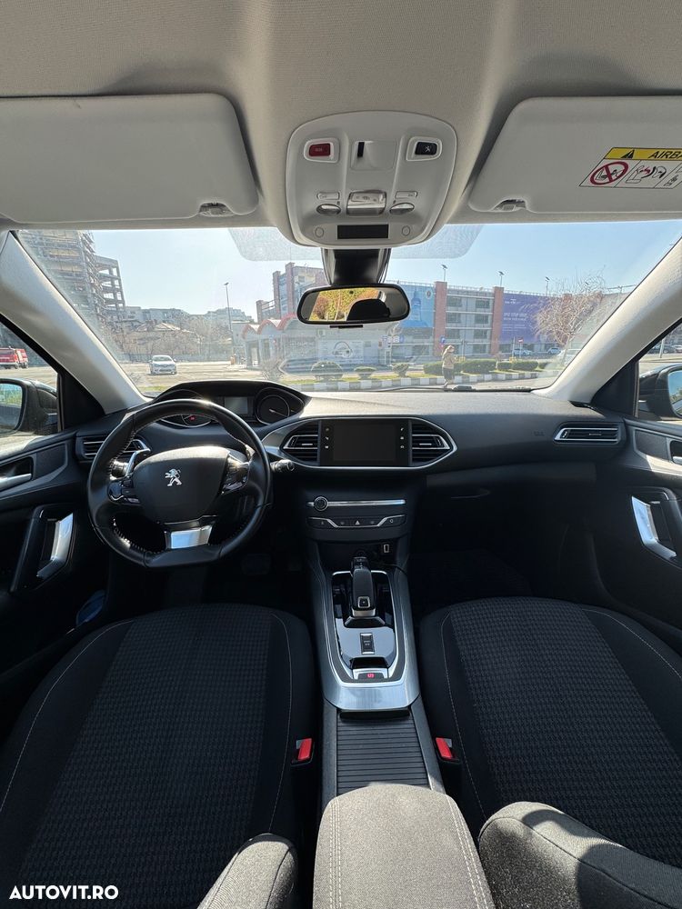 Peugeot 308 1.2 L PureTech Turbo S&S EAT8 Active - 10