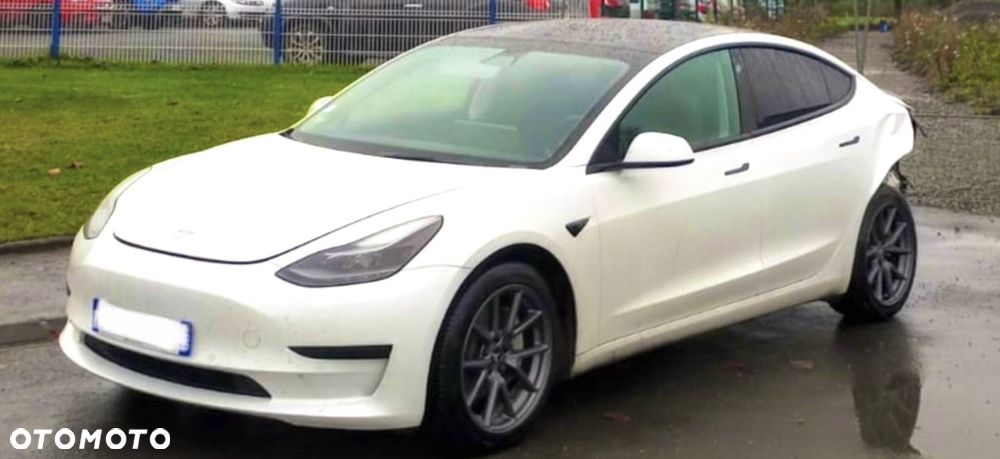 Tesla Model 3 Standard Range Plus - 2