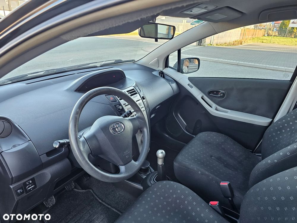 Toyota Yaris 1.3 Luna A/C - 10