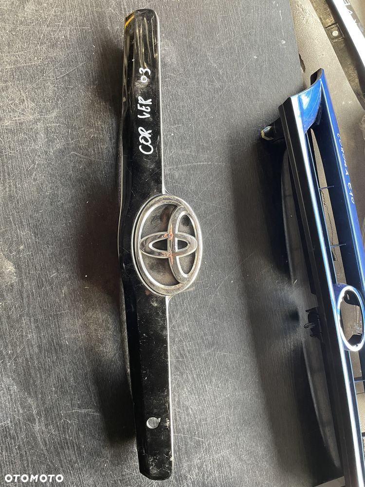 Grill Toyota Corolla Verso 03r. - 1