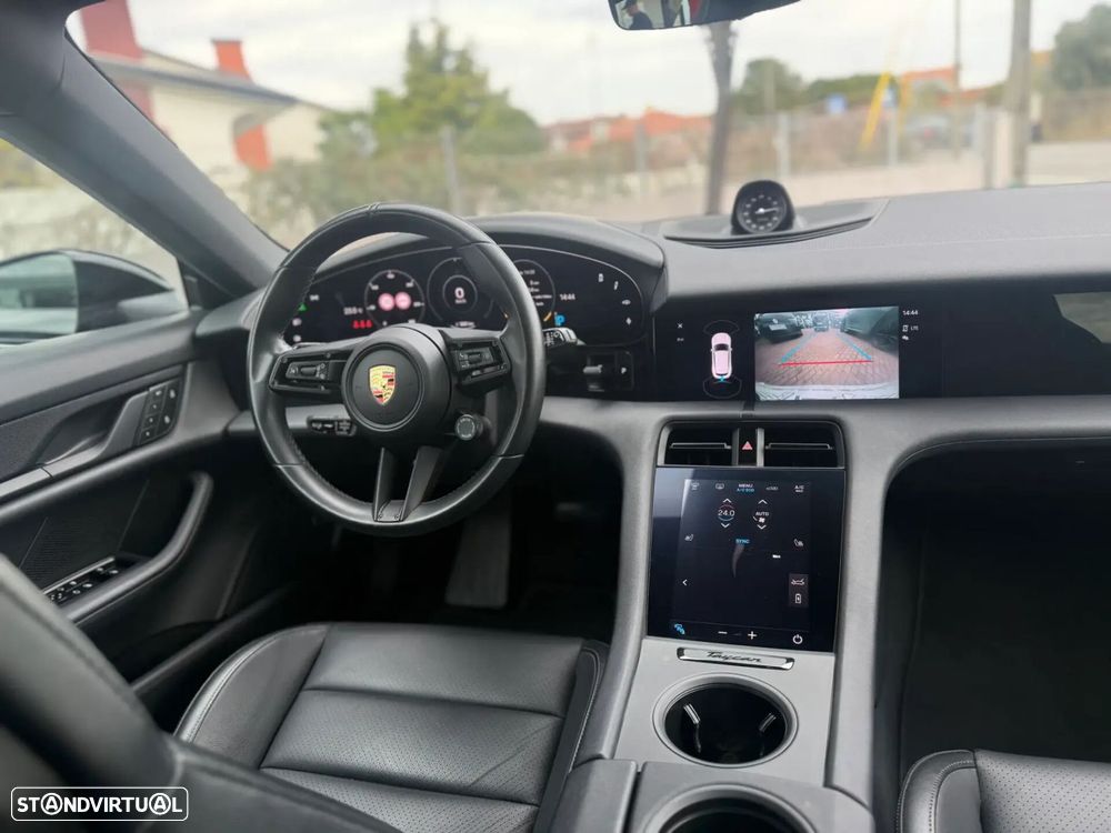 Porsche Taycan Sport Turismo - 9