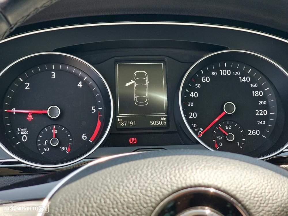 VW Passat 1.6 TDI BlueMotion - 19