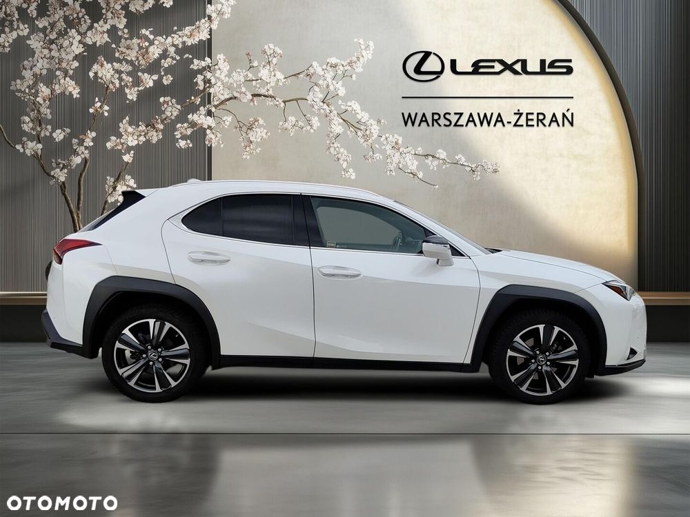 Lexus UX - 8