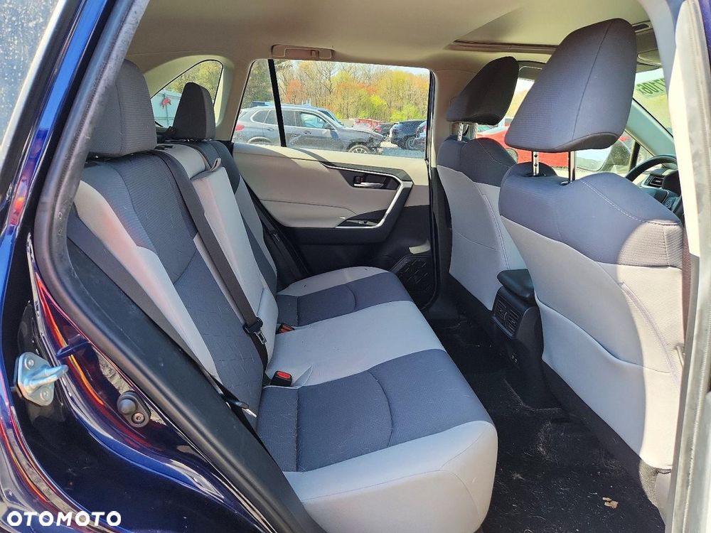 Toyota RAV4 - 11