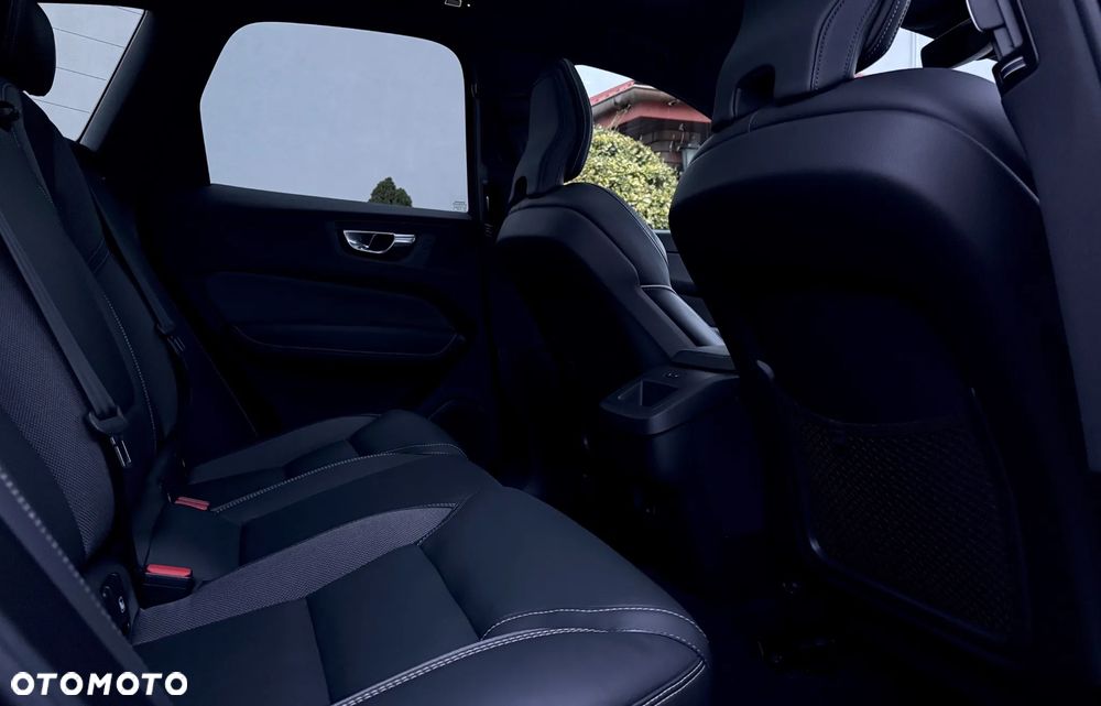 Volvo XC 60 B5 B AWD Geartronic RDesign - 11