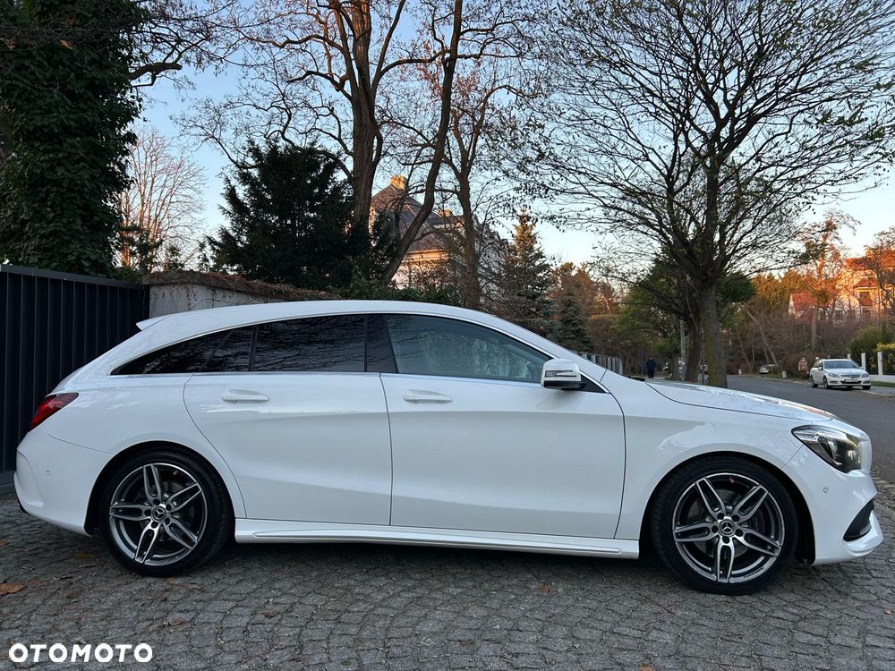 Mercedes-Benz CLA 220 4Matic 7G-DCT AMG Line - 3