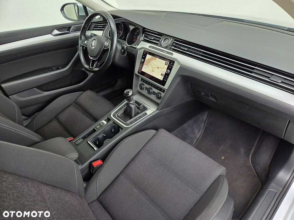 Volkswagen Passat Variant - 10