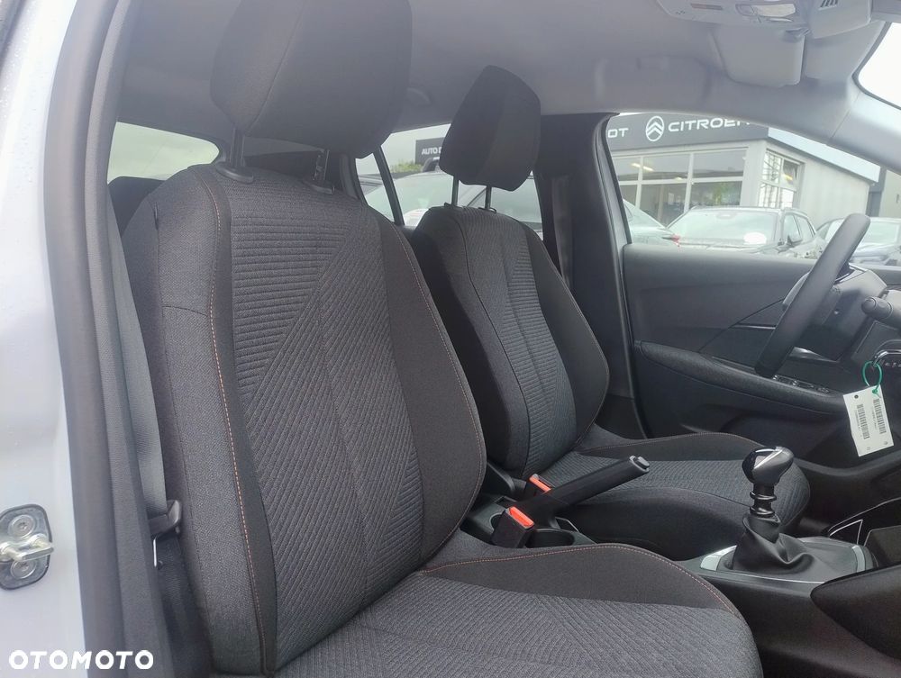 Peugeot 208 - 26