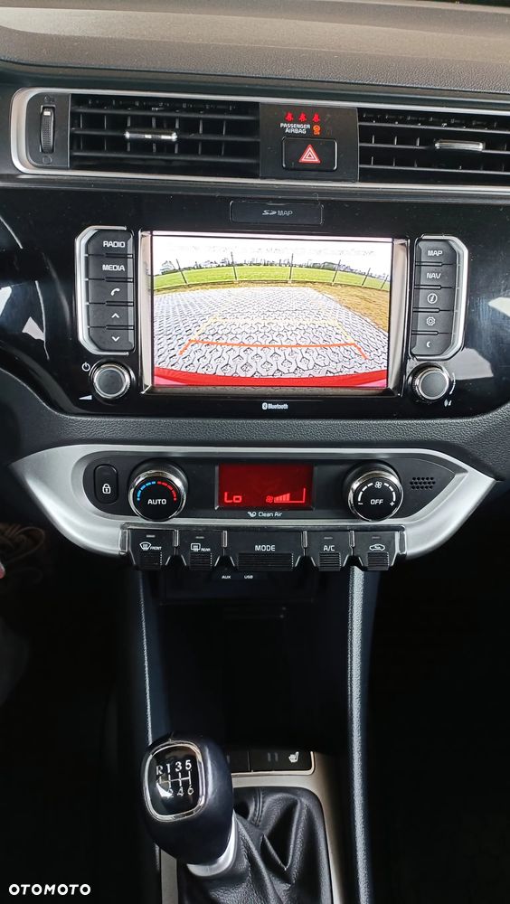 Kia Rio 1.4 Fifa World Cup Edition - 6