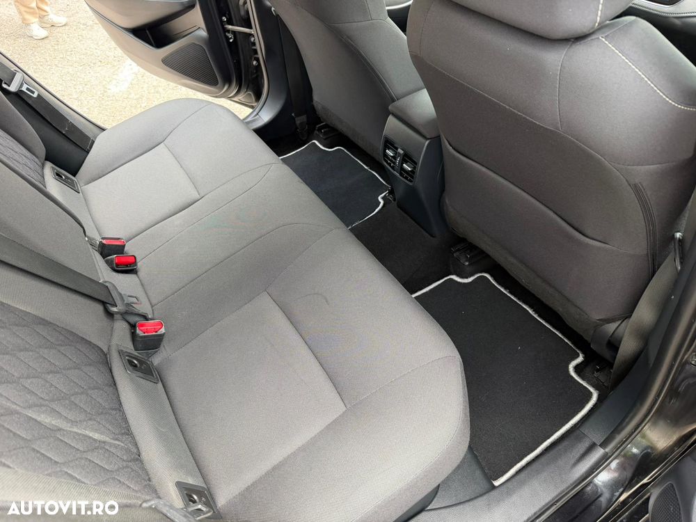 Toyota Corolla 1.8 HSD Dynamic - 13
