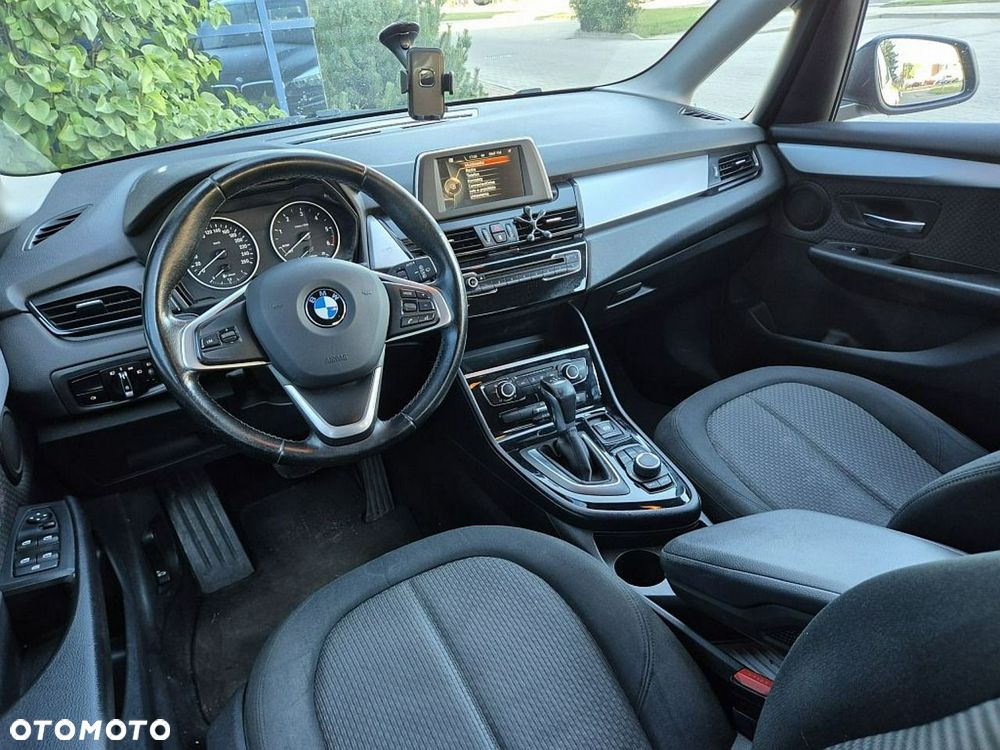BMW Seria 2 216d - 6