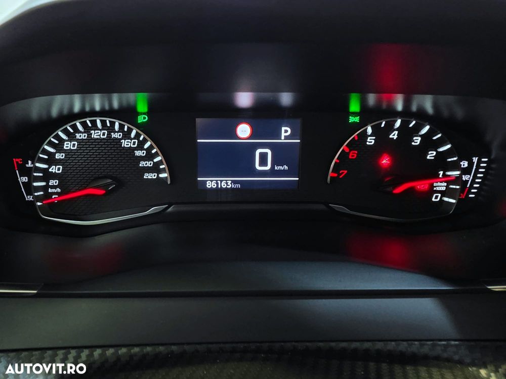 Peugeot 2008 PureTech 130 EAT8 Allure - 21