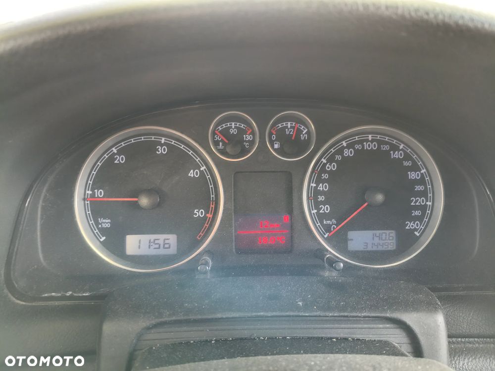 Volkswagen Passat 1.9 TDI 4Mot Comfortline - 4
